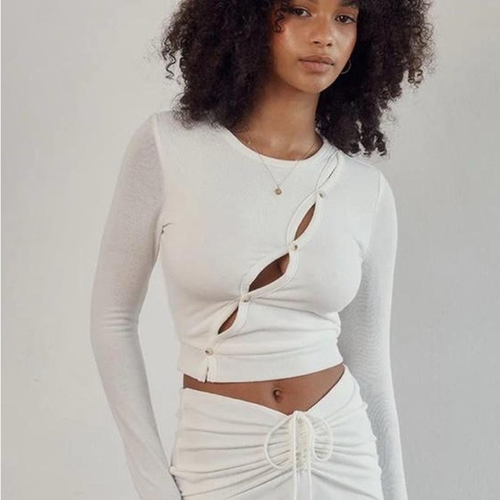 Sabo Skirt White Long Sleeve Twist Cutout Top